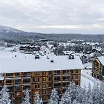 Arctic Echo D20 Ski-in Ski-out By Aavalevi